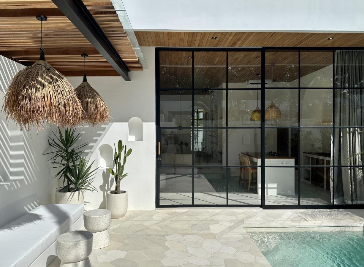 The Suites By The Young Villas Uluwatu Exteriér fotografie