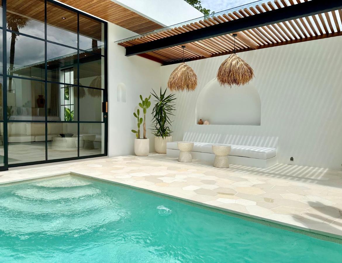 The Suites By The Young Villas Uluwatu Exteriér fotografie