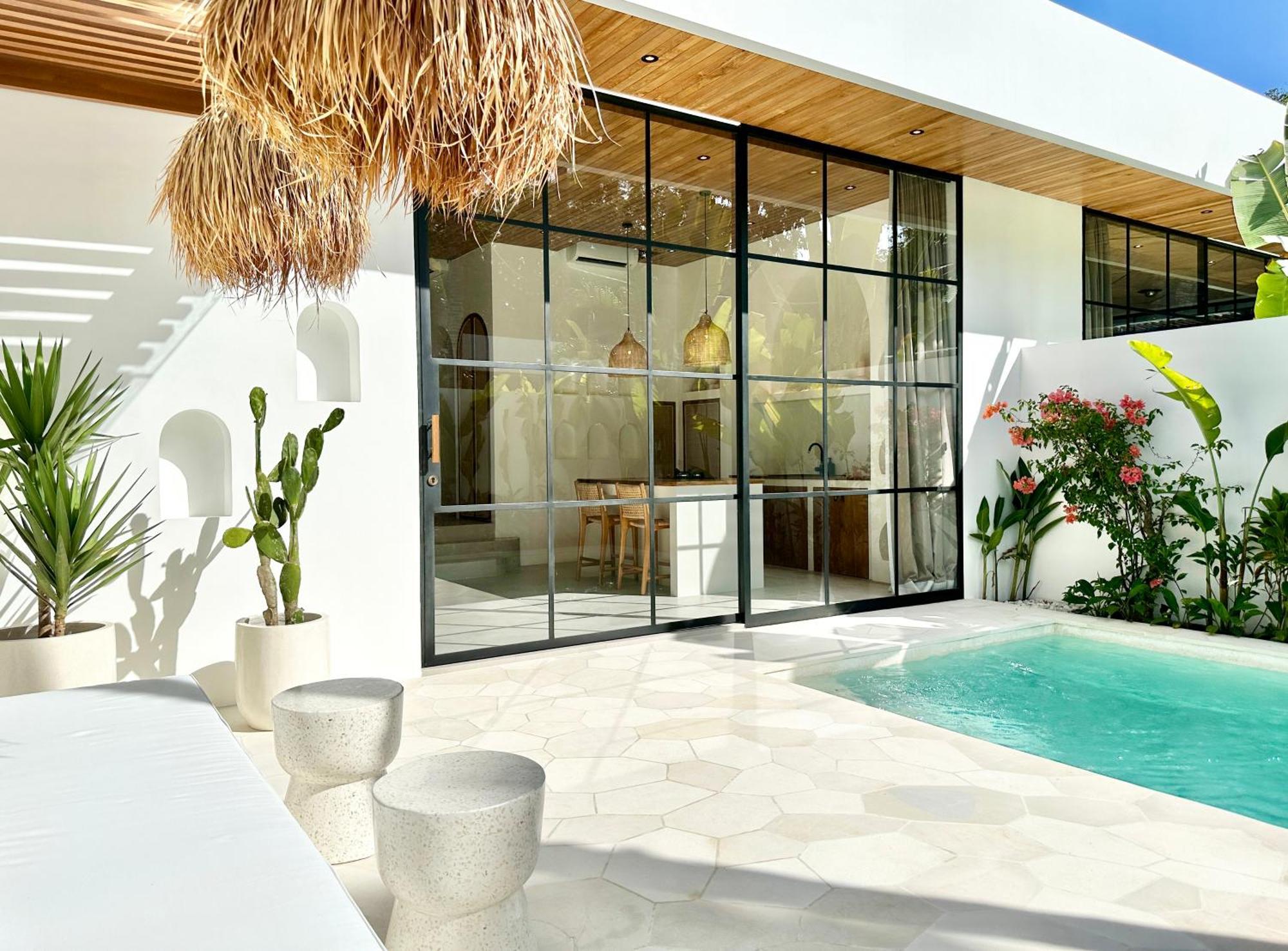 The Suites By The Young Villas Uluwatu Exteriér fotografie