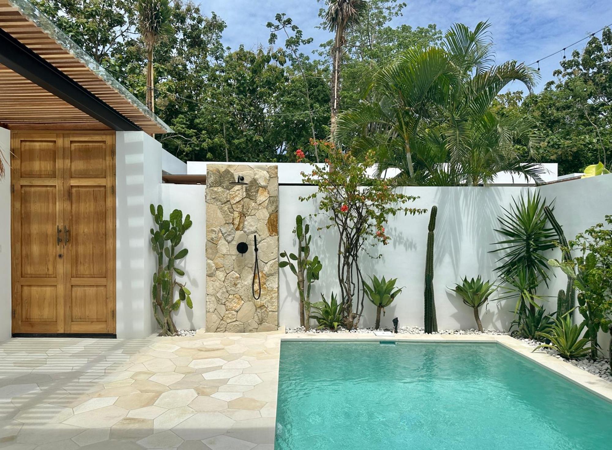The Suites By The Young Villas Uluwatu Exteriér fotografie
